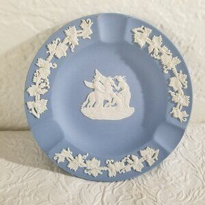 Vtg Wedgwood Blue Jasperware Pottery Ashtray Trinket Tray 4.5" Grapevine Horse